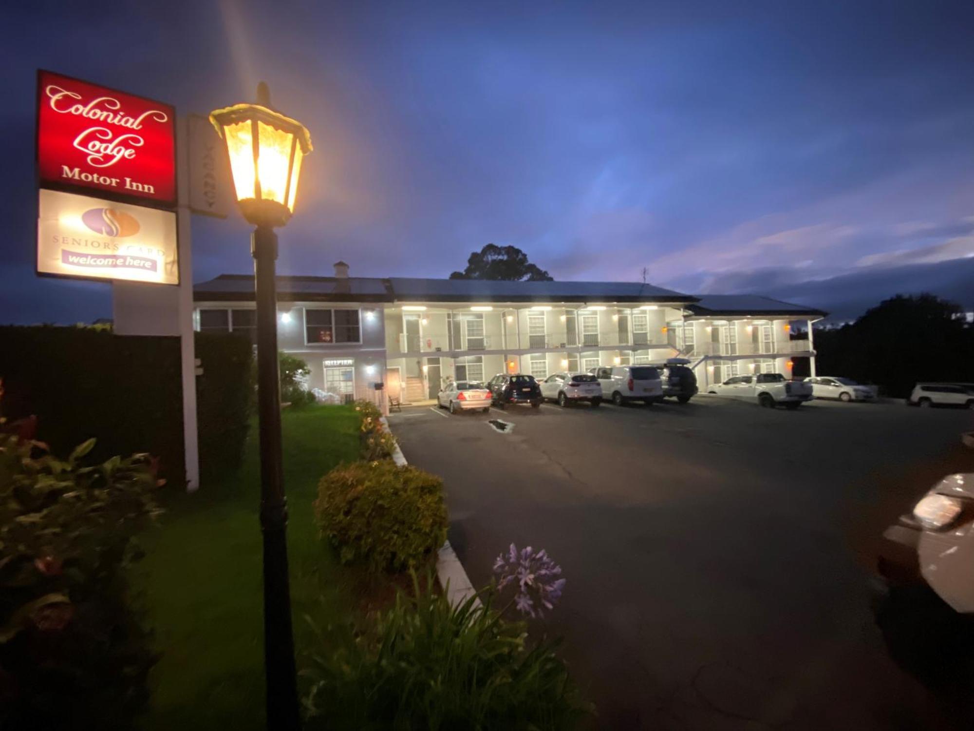 Colonial Lodge Motor Inn Yass Exterior foto