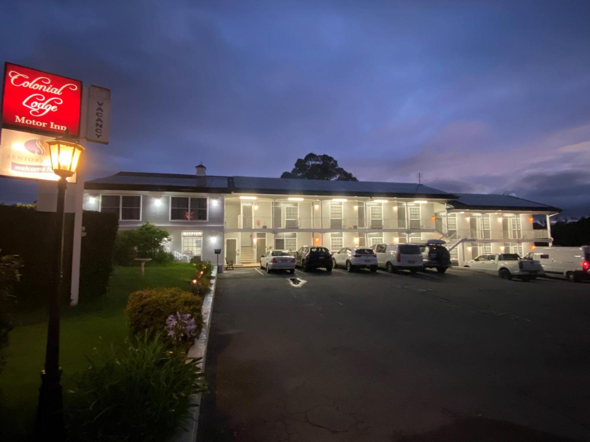 Colonial Lodge Motor Inn Yass Exterior foto