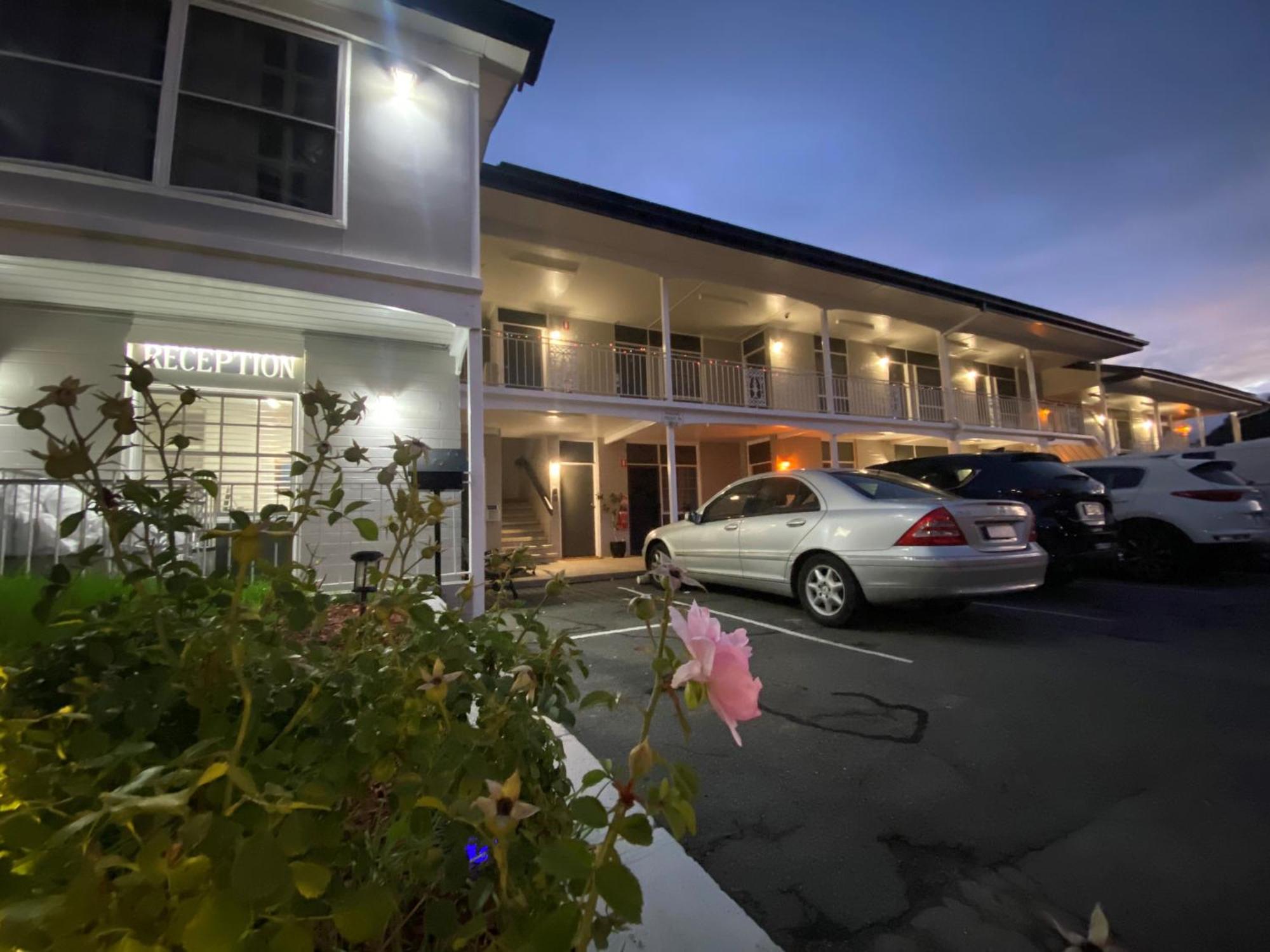 Colonial Lodge Motor Inn Yass Exterior foto