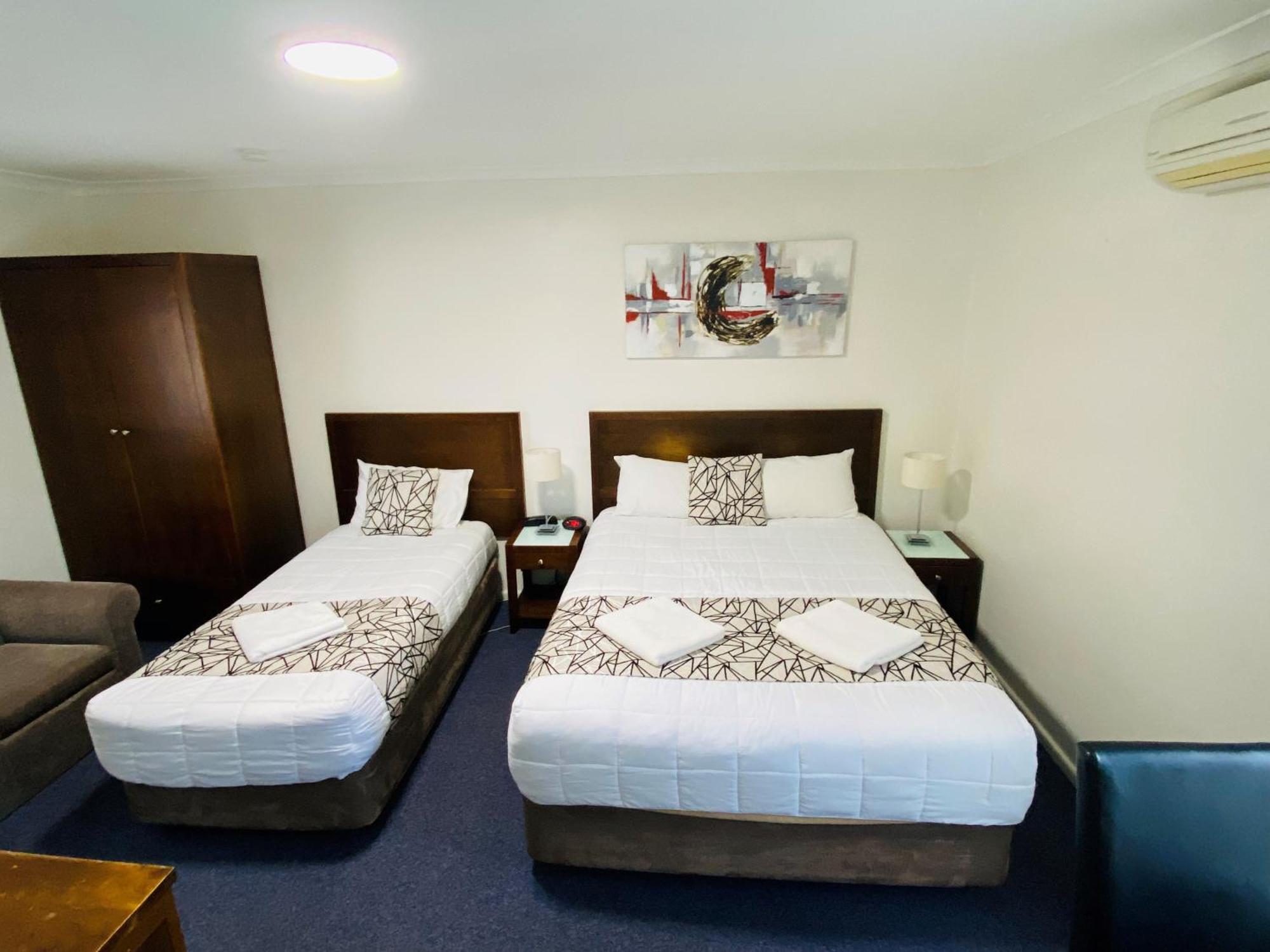 Colonial Lodge Motor Inn Yass Exterior foto